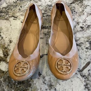 Tory Burch Size 9.5 Shiny Nude Ballet flat